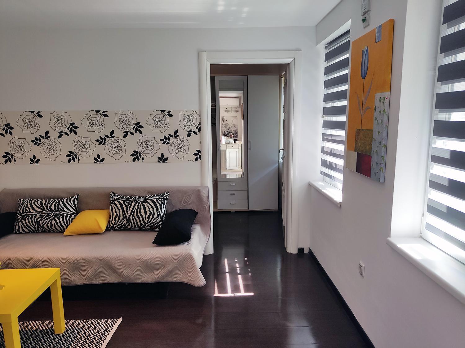 Creative App 2 Apartment